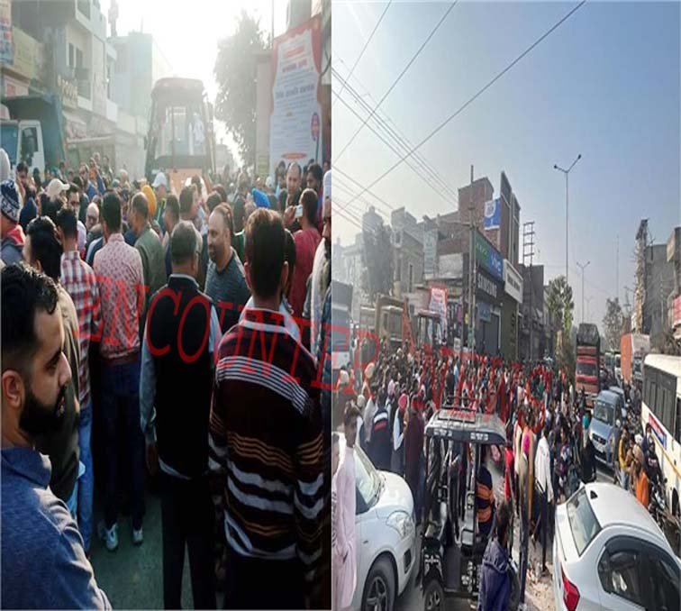 Punjab News: इस इलाके में माहौल हुआ तनावपूर्ण, भारी पुलिस फोर्स तैनात
