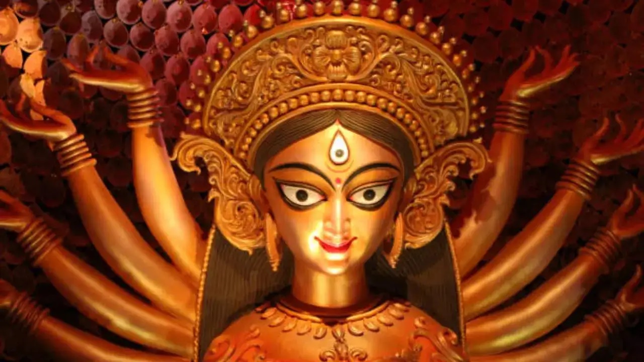 नवरात्रि में 9 दिन तक न करें ऐसी गलतियां, पूजा के नियमों का रखें ध्यान