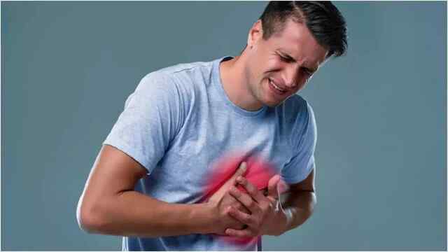 Teenagers को हार्ट अटैक आने से पहले दिखते हैं ऐसे Symptoms, न करें Ignore