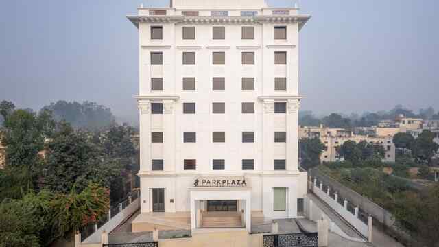 Jalandhar News: Hotel Park Plaza में Pollution Board की Raid