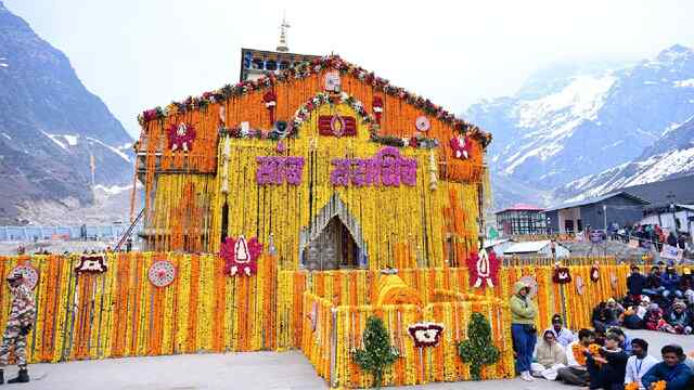 शुरु हुई केदारनाथ की यात्रा, पहले दिन 38 हजार श्रद्धाल पहुंचे बाबा केदार के पास, देखें वीडियो