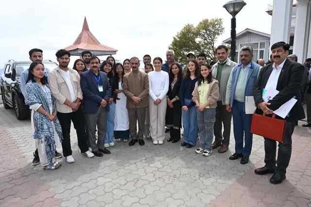 मीडिया और सरकार के बीच संवाद को लेकर CM Sukhu से की मुलाकात