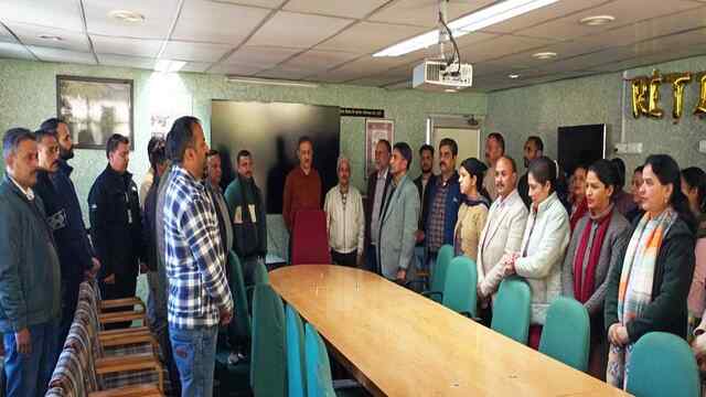 राष्ट्रपिता गांधी को नमन, शहीद दिवस पर श्रद्धांजलि