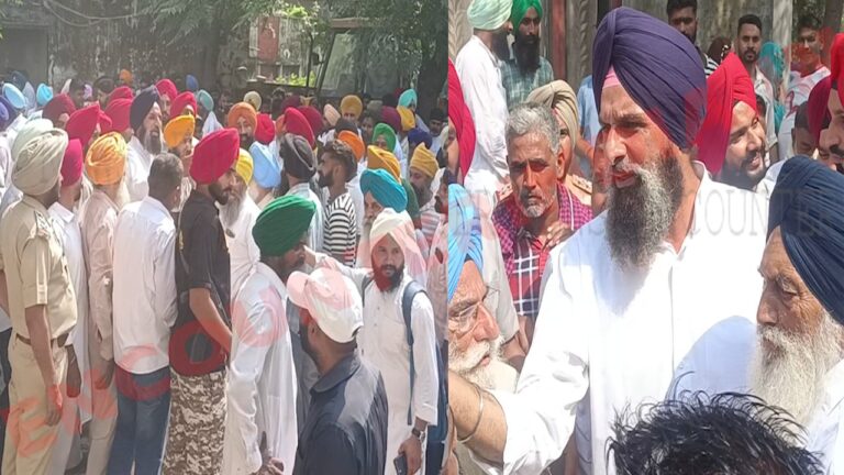 Punjab News: पंचायती चुनाव भरने के दौरान मची भगदड़, Majithia ने लगाए गंभीर आरोप, देखें वीडियो