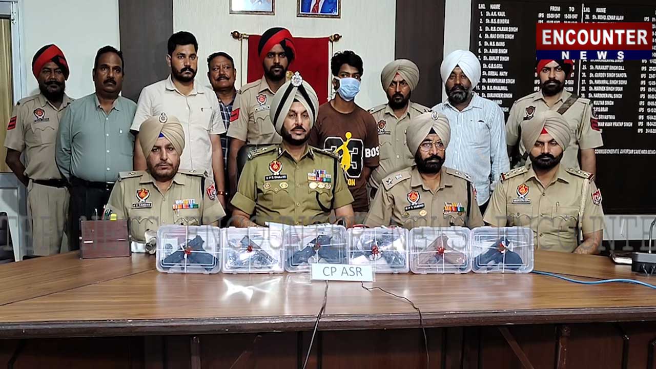 Punjab News: इंटरनेशनल आतंकवादी मॉड्यूल का आरोपी गिरफ्तार, 6 पिस्तौल बरामद, देखें वीडियो