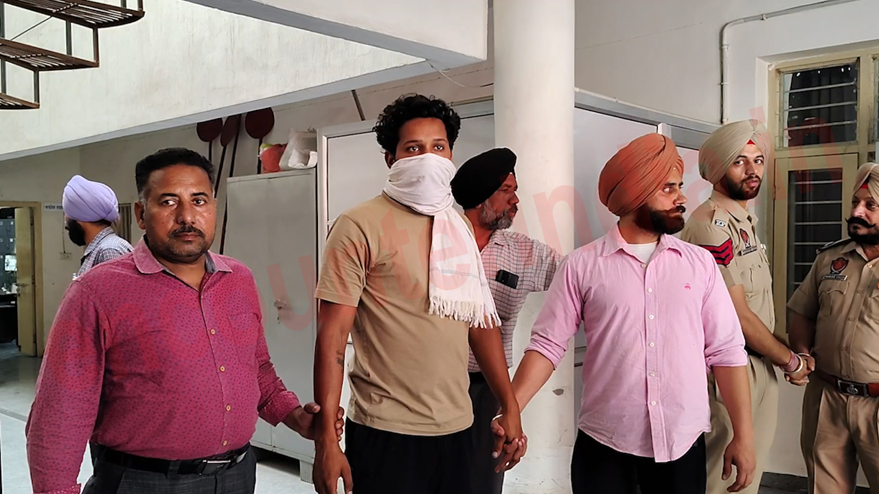 Punjab News: 3.105 किलो हेरोइन, 32 बोर की 2 पिस्तौल सहित आरोपी गिरफ्तार, देखें वीडियो