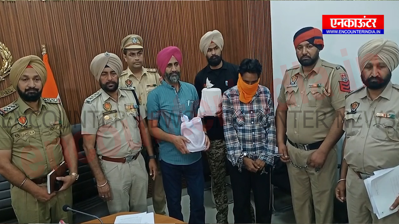 Punjab News: 3 किलो हेरोइन, 1.24 करोड़ की ड्रग मनी, 5 हजार अमेरिकी डॉलर, हथियारों सहित 3 गिरफ्तार, देखें वीडियो