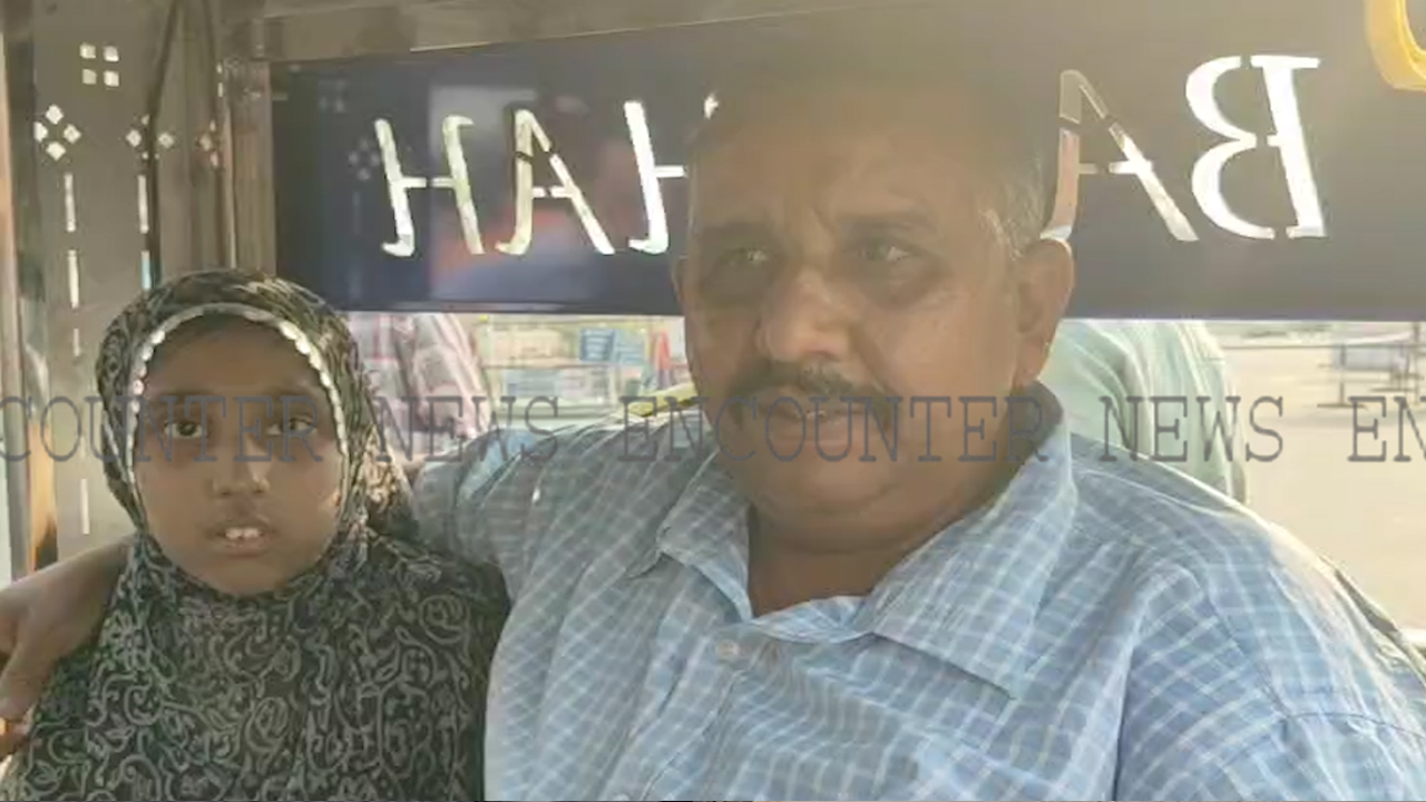 Punjab News: अटारी सीमा पर लौटे मासूम बच्चों को देख सभी की आंखे हुई नम, देखें वीडियो