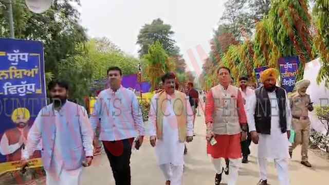 Jalandhar News: पानी विवाद को लेकर Himachal के CM पर अमन अरोड़ा ने साधा निशाना, देखें वीडियो