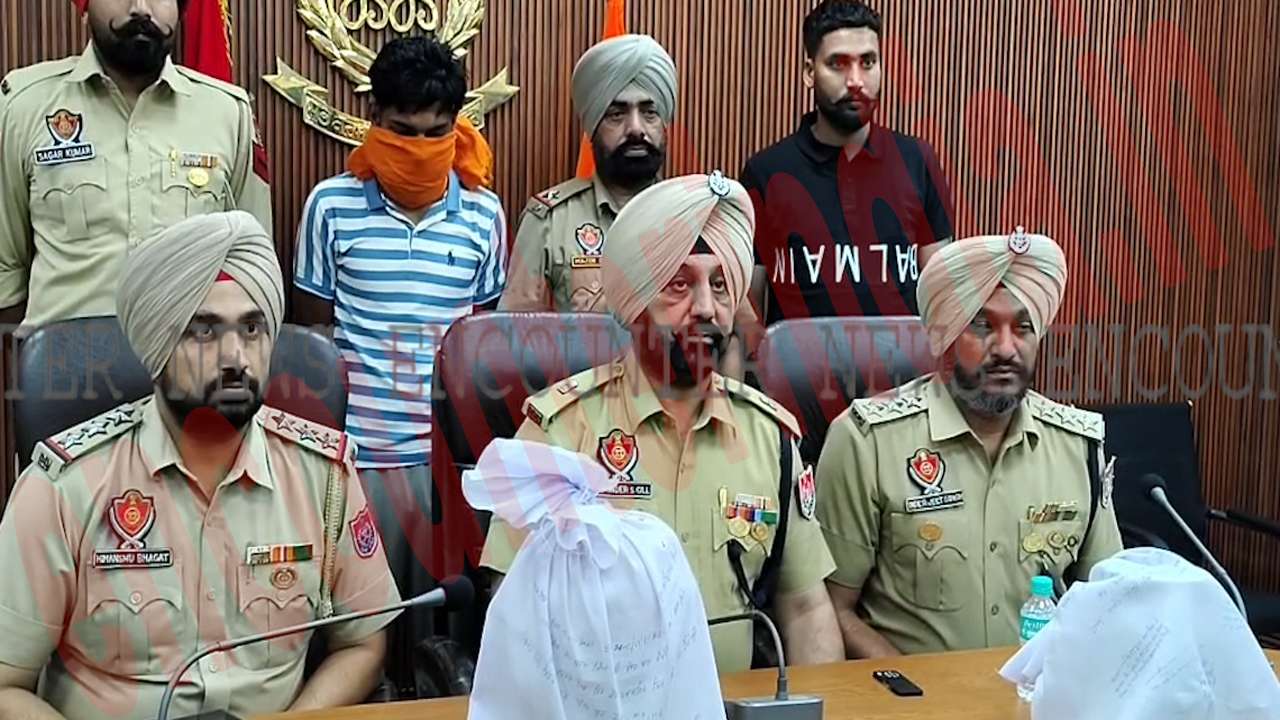 Punjab News: पाकिस्तान की जाली करंसी, हथियार, 900 ग्राम आइस और 2 किलो हेरोइन बरामद, 2 आरोपी गिरफ्तार, देखें वीडियो