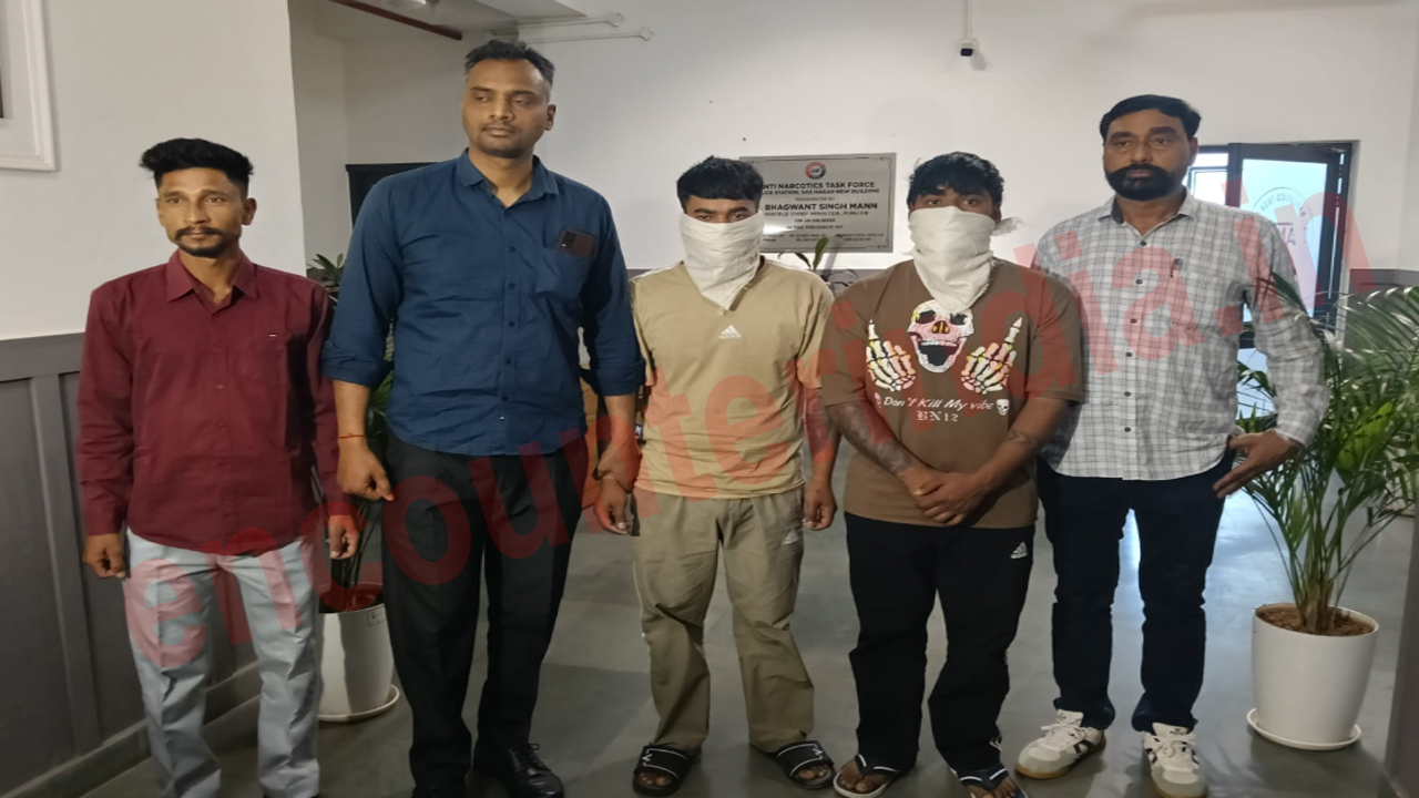 Punjab News: दूध की आड़ में हो रही थी नशे की सप्लाई, आधा किलो हेरोइन और हथियार सहित 2 गिरफ्तार, देखें वीडियो