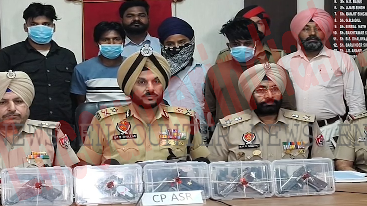 Punjab News: UP से हथियारों की सप्लाई करते 4 आरोपी गिरफ्तार, 5 आधुनिक पिस्टल बरामद, देखें वीडियो Punjab News: UP से हथियारों की सप्लाई करते 4 आरोपी गिरफ्तार, 5 आधुनिक पिस्टल बरामद, देखें वीडियो