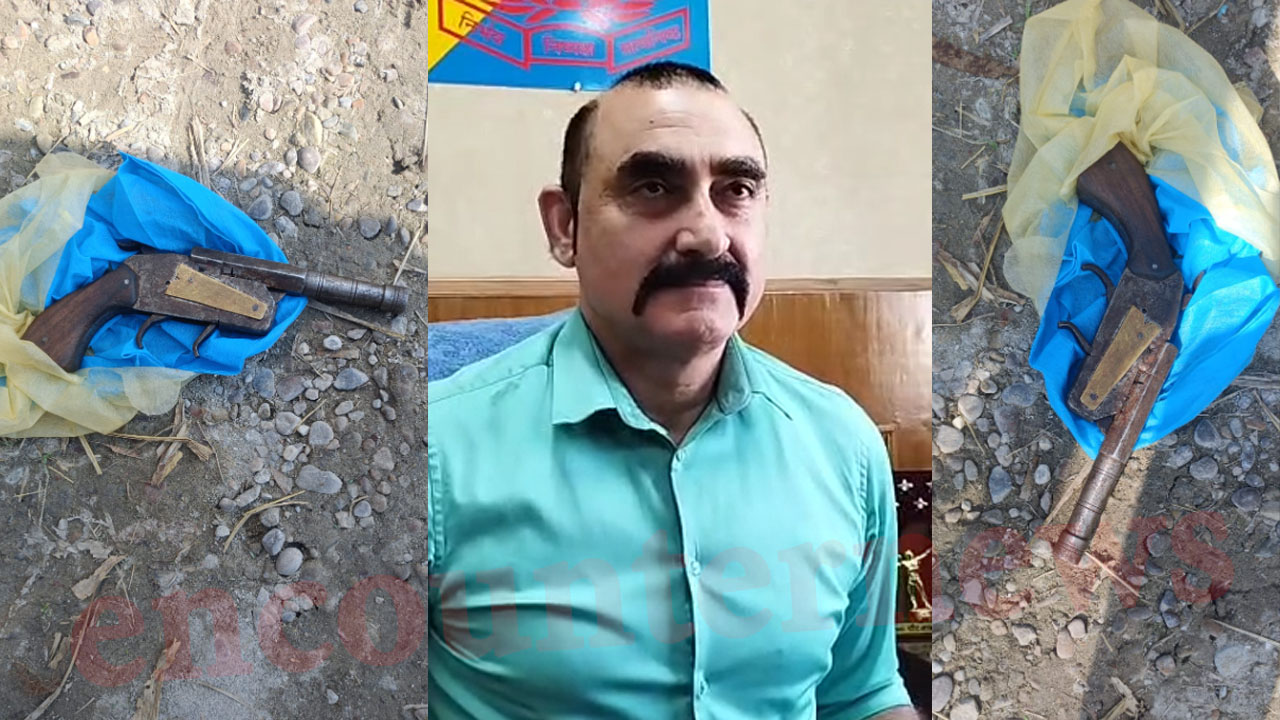 Himachal News: देहलां में सड़क किनारे पड़ा मिला देसी कट्टा, देखें वीडियो