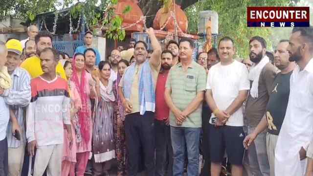 Punjab News: इस पुल पर मंदिर तोड़ने आई विभागीय टीम का हुआ विरोध, भारी हंगामा, देखें वीडियो