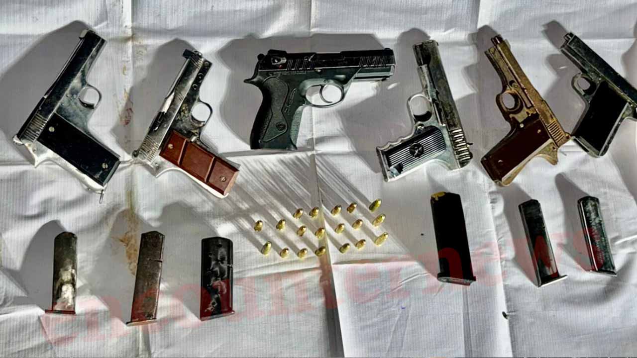 Punjab News: बरनाला से बंबीहा गैंग के दो गुर्गे 6 पिस्तौल समेत गिरफ्तार