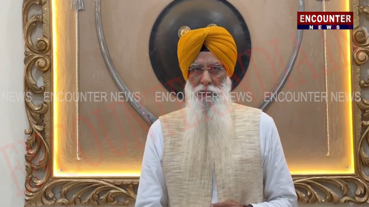 Punjab News: Sant Bhindranwale की तस्वीरें फाड़ने के मामले में Gurcharan Singh Garewal का बयान आया सामने, देखें वीडियो Punjab News: Sant Bhindranwale की तस्वीरें फाड़ने के मामले में Gurcharan Singh Garewal का बयान आया सामने, देखें वीडियो