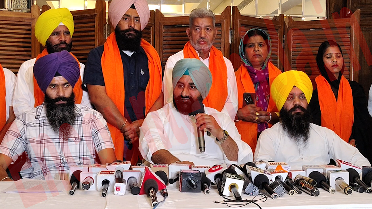 Punjab News: नगर पंचायत के प्रधानगी चुने जाने को लेकर छिड़ा विवाद, आप ने कांग्रेस पर लगाए आरोप, देखें वीडियो