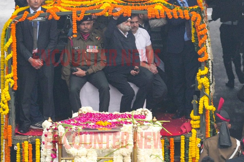 निगम बोध घाट पहुंचा पूर्व PM मनमोहन सिंह का पार्थिव शरीर, कुछ देर में होगा अंतिम संस्कार, देखें वीडियो