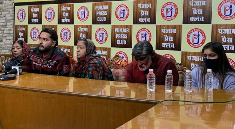Jalandhar News: विवादों में घिरा उम्मीदवार Manish Karlupia, महिला से अवैध संबंध के लगे आरोप, देखें वीडियो
