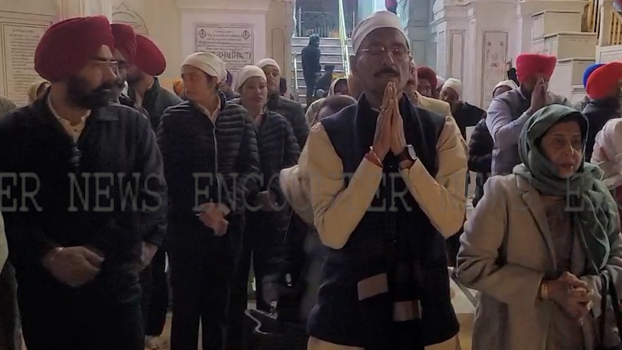 Punjab News : केंद्रीय रक्षा राज्य मंत्री संजय सेठ ने सचखंड श्री दरबार साहिब में टेका माथा, देखें वीडियो