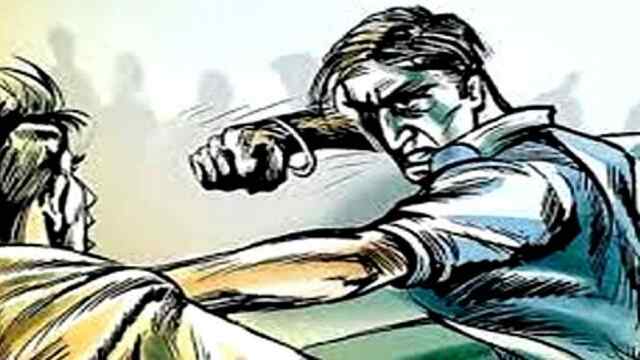 राजमहल होटल में शादी समारोह दौरान विवाद, साले ने जीजा को किया लहूलुहान