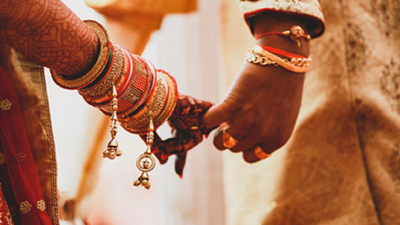 शादी के बंधन से पहले Partner जरूर करें एक-दूसरे से सवाल, ताउम्र के लिए निभेगा रिश्ता