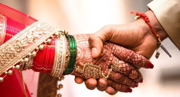 शादी की जिद पर अड़ा बेटा, तंग आकर माता-पिता ने दी जान, जानें पूरा मामला