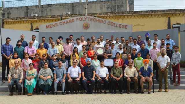 Mehar Chand Polytechnic College के विद्यार्थियों ने Inno Tech 2026 में टॉप-5 में बनाई जगह