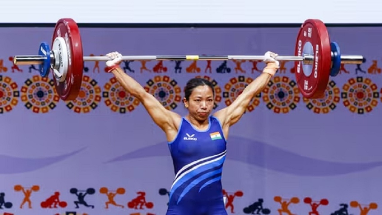 World Weightlifting Championship में Mirabai Chanu ने रचा इतिहास, अपने नाम किया silver medal