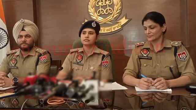 Punjab News: फर्जी कॉल सेंटर में पुलिस की रेड, 6 गिरफ्तार, 20 हजार डॉलर की मारी ठगी, देखें वीडियो