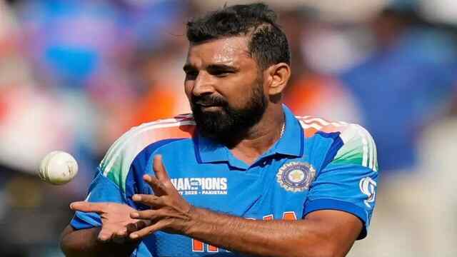 तेज गेंदबाज Mohammed Shami को मिला चुनाव आयोग का नोटिस, SIR फॉर्म में मिली गड़बड़ियां