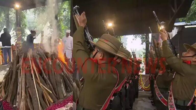 पंचतत्व में विलीन हुए पूर्व पीएम मनमोहन सिंह, राजकीय सम्मान के साथ नम आंखों से दी अंतिम विदाई, देखें वीडियो
