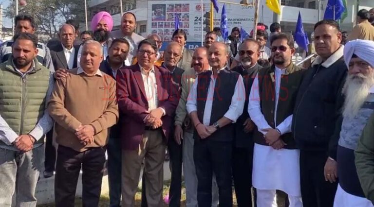 Jalandhar News: Dr. BR Ambedkar के श्रद्धाजंलि समारोह पर राजिंदर बेरी ने विपक्ष पर कसे तंज, देखें वीडियो