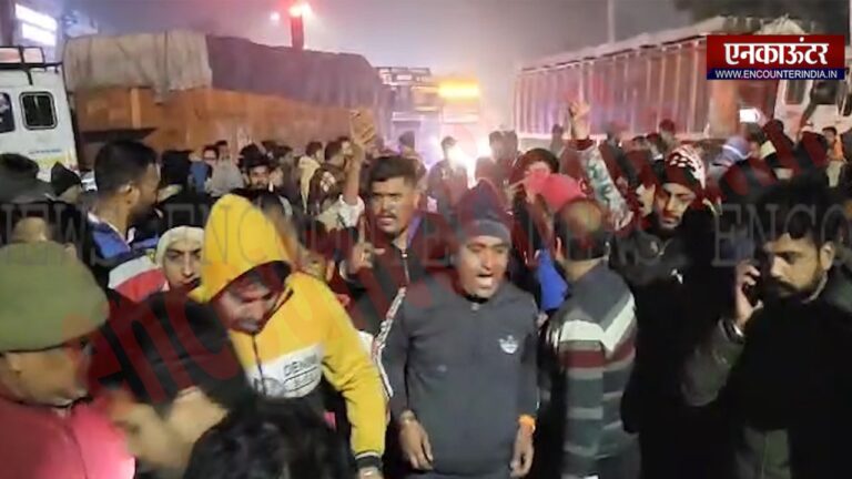Punjab News: लूट की वारदातों से परेशान व्यापारियों ने किया National Highway जाम, देखें वीडियो
