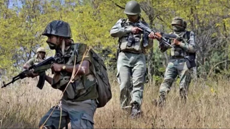 सुरक्षाकर्मियों ने मुठभेड़ में 9 नक्सलियों को मार गिराया