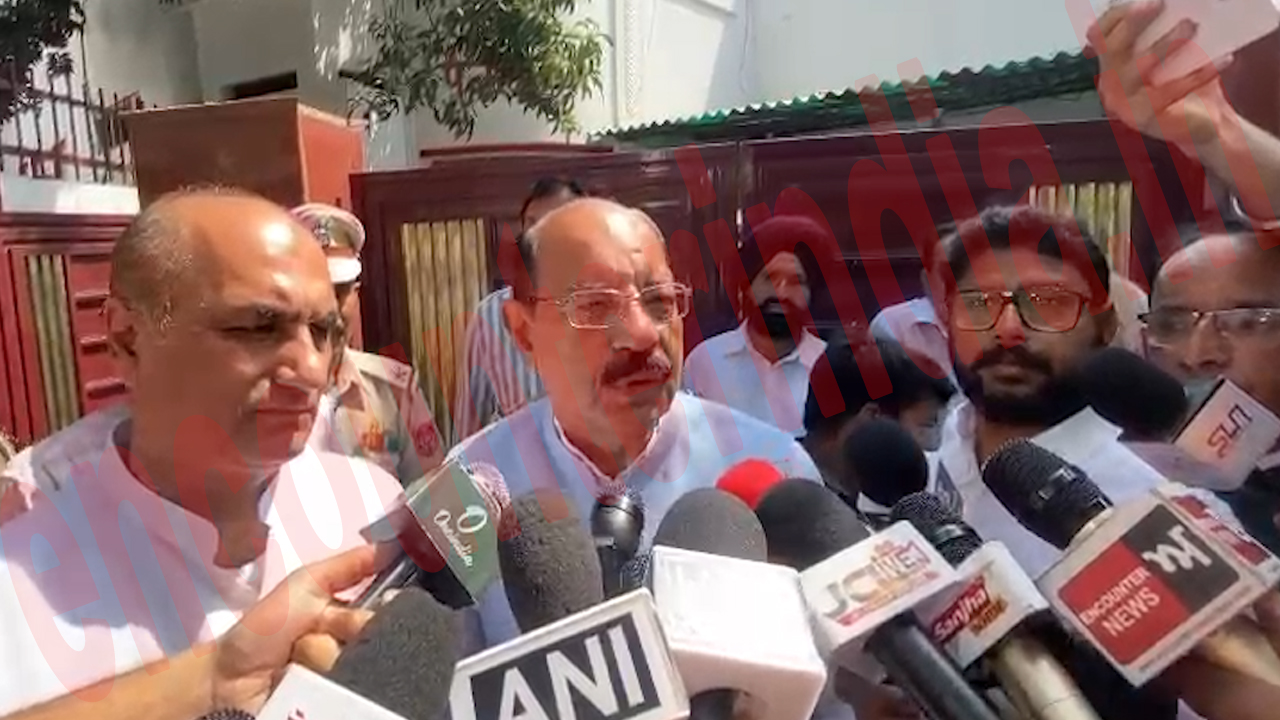 Jalandhar News: भाजपा नेता के घर ग्रेनेड हमले को लेकर दीपक बाली ने केंद्र पर साधा निशाना, देखें वीडियो