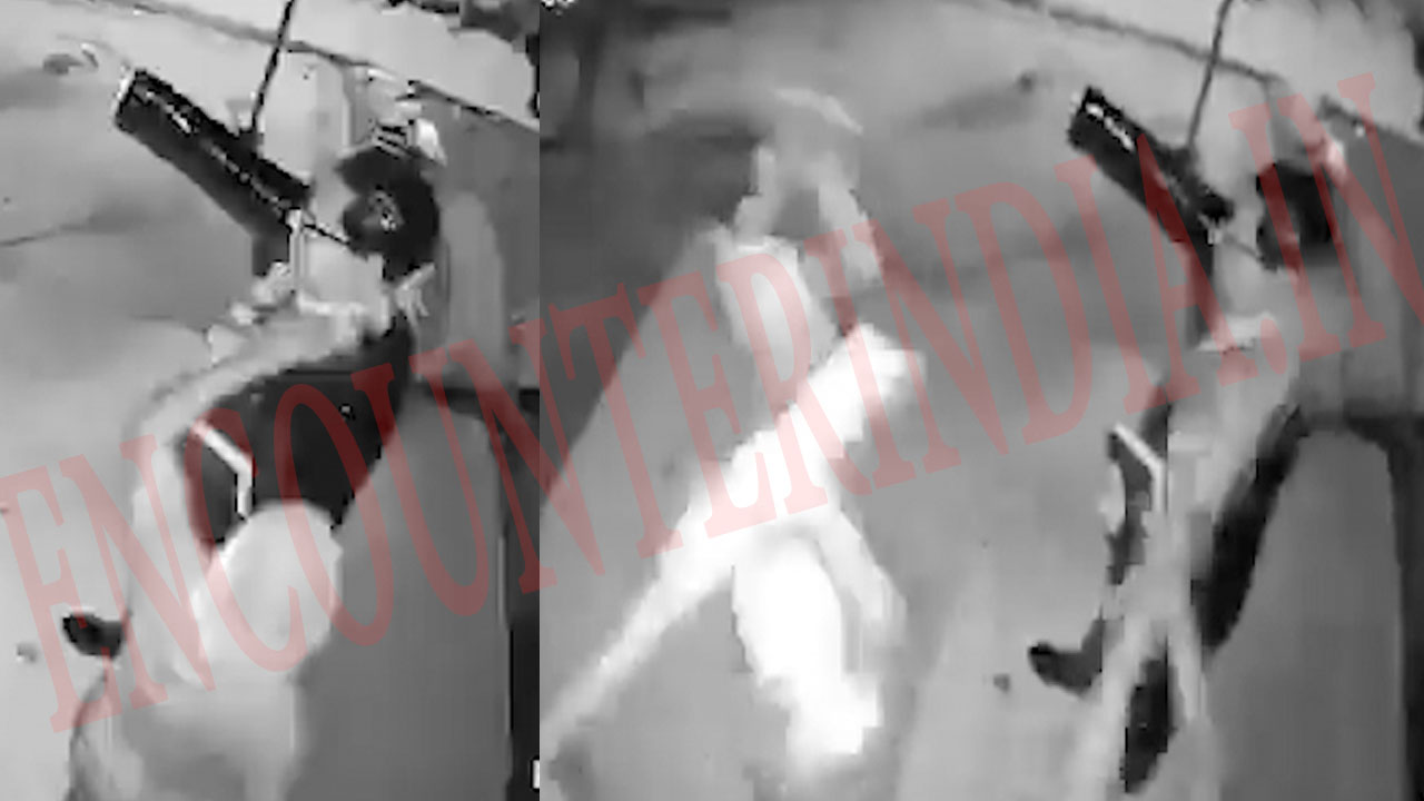 शरारती अनसरों ने की डॉ. भीमराव आंबेडकर प्रतिमा क्षतिग्रस्त, देखें CCTV