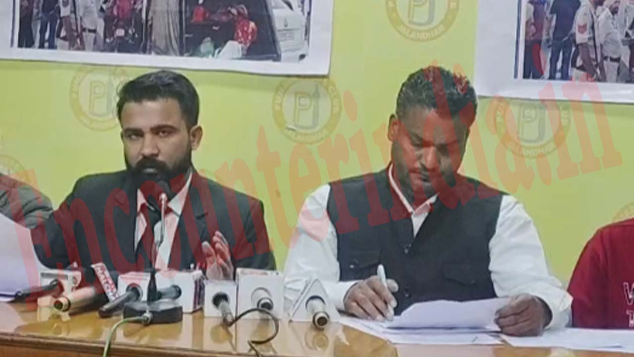 Jalandhar News: थाना प्रभारी पर लगे गंभीर आरोप, बसपा नेता ने किए खुलासे, देखें Live