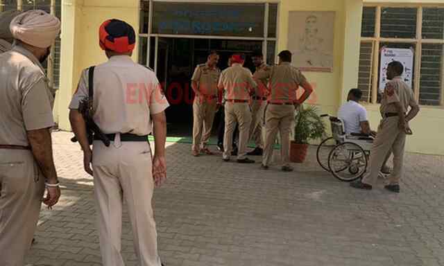 Punjab News: गैंगस्टर को लेकर आ रही पुलिस की पलटी गाड़ी, 4 कर्मियों सहित आरोपी घायल