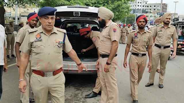 Punjab News: वाहन चालकों के खिलाफ पुलिस का एक्शन, काटे चालान, देखें वीडियो