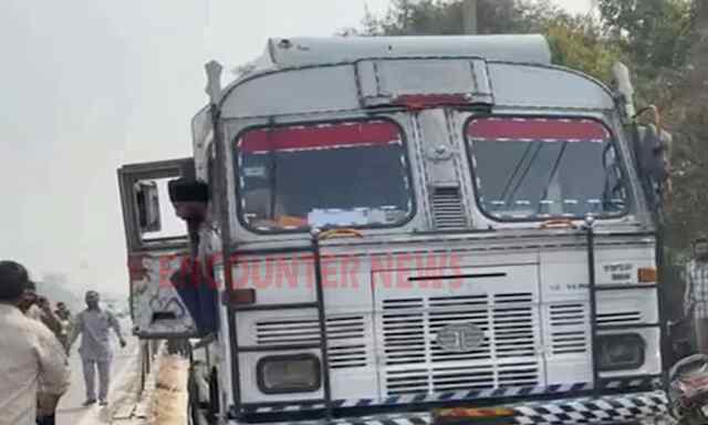 Jalandhar-Pathankot Road पर तेल टैंकर और एक्टिवा की टक्कर में 2 युवतियों की मौत