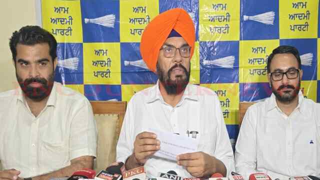 Punjab News: बम धमाकों को लेकर MLA ने BJP को ठहराया जिम्मेदार, लगाए आरोप, देखें वीडियो