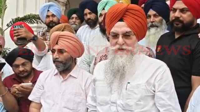Punjab News: श्री अकाल तख्त सचिवालय पहुंचे स्पीकर संधवां, बेअदबी कानून को लेकर हुई चर्चा, देखें वीडियो