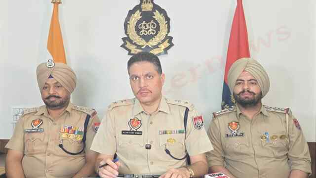 Punjab News: अवैध हथियारों सहित 4 आरोपी गिरफ्तार, फायरिंग और नशा तस्करी के मामलों से जुड़े तार, देखें वीडियो