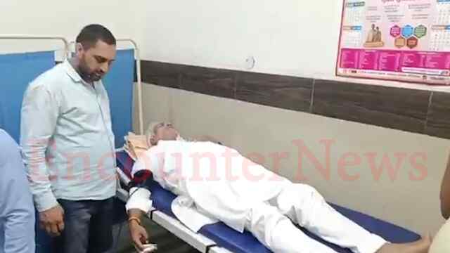 कांग्रेस सांसद सड़क हादसे का शिकार, गाड़ी के खुले एयरबैग, देखें वीडियो
