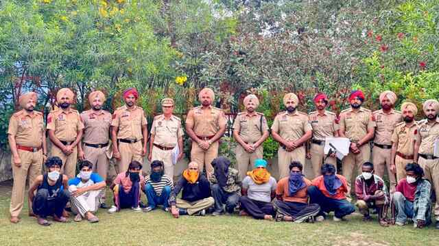 Punjab News: अवैध हथियार व 18 वाहन सहित 13 चोर गिरफ्तार, देखें वीडियो