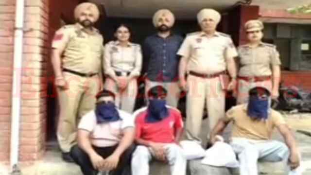 Punjab News: 3 फर्जी पुलिस कर्मी गिरफ्तार, वर्दी, ID Cards सहित अन्य सामान बरामद, देखें वीडियो