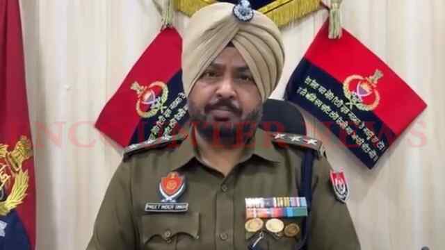 Punjab News: पुलिस पर फायरिंग करके कार सवार नौजवान फरार, केस दर्ज, देखें वीडियो