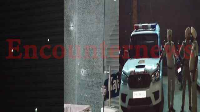 Punjab News: Tile Showroom पर बाइक सवारों ने की Firing, बना दहशत का माहौल, देखें वीडियो
