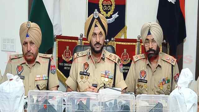 Punjab News: Social Media Platform से हो रही थी नशे और हथियारों की तस्करी, 4 किलो हेरोइन सहित 2 गिरफ्तार, देखें वीडियो